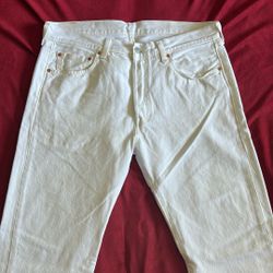 White Levi 501s