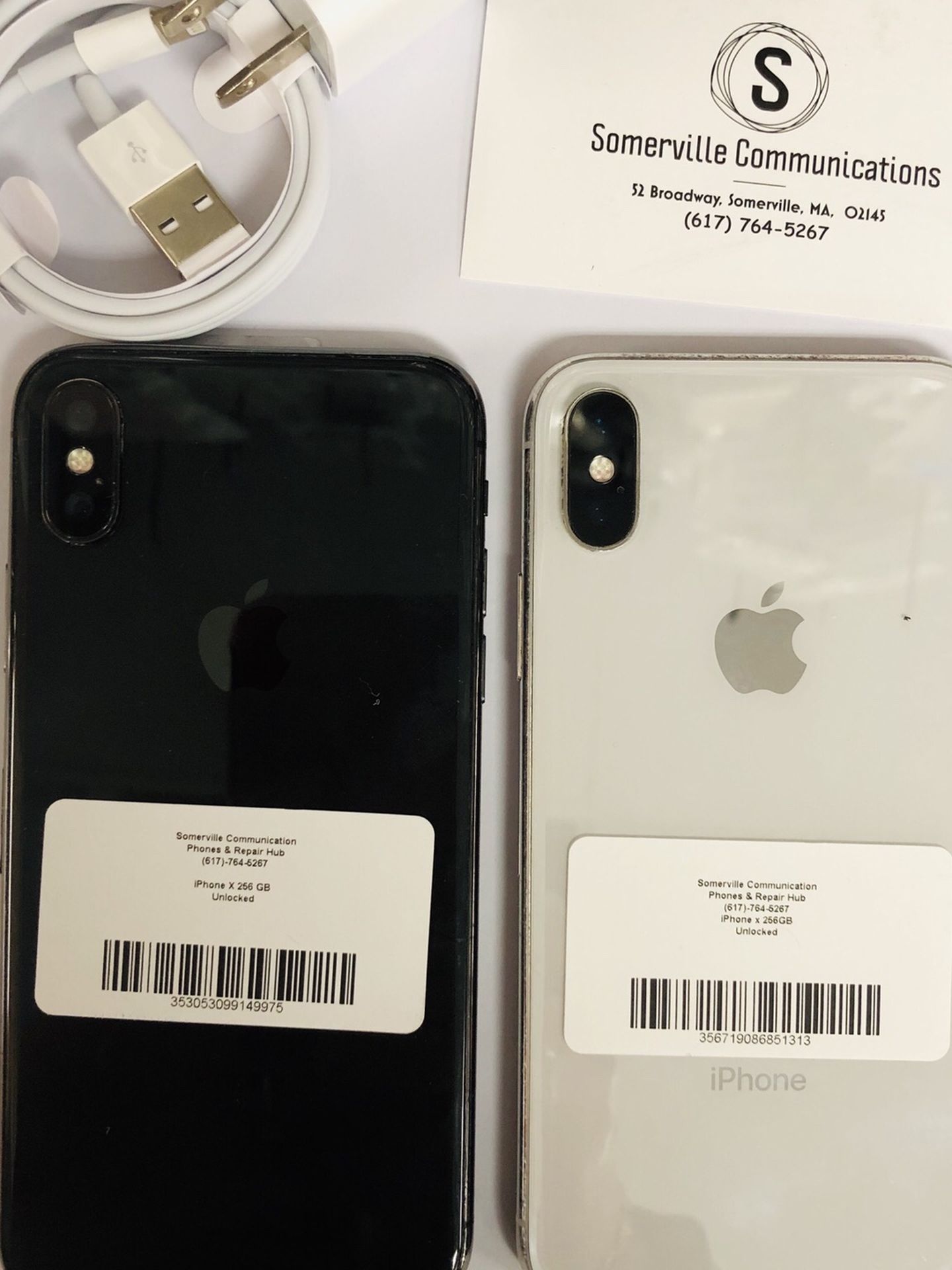 Factory unlocked iPhone x 64 gb, excellent conditions store warranty