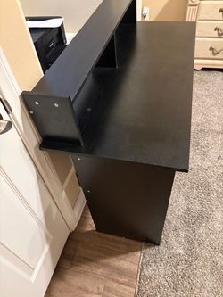 Computer desk