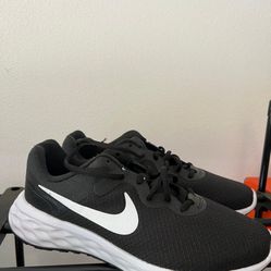women nike size 9.5 shoes