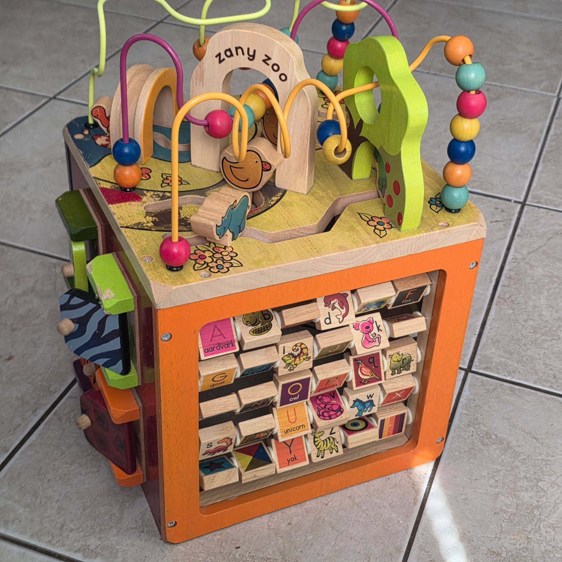 B. Toys activity cube