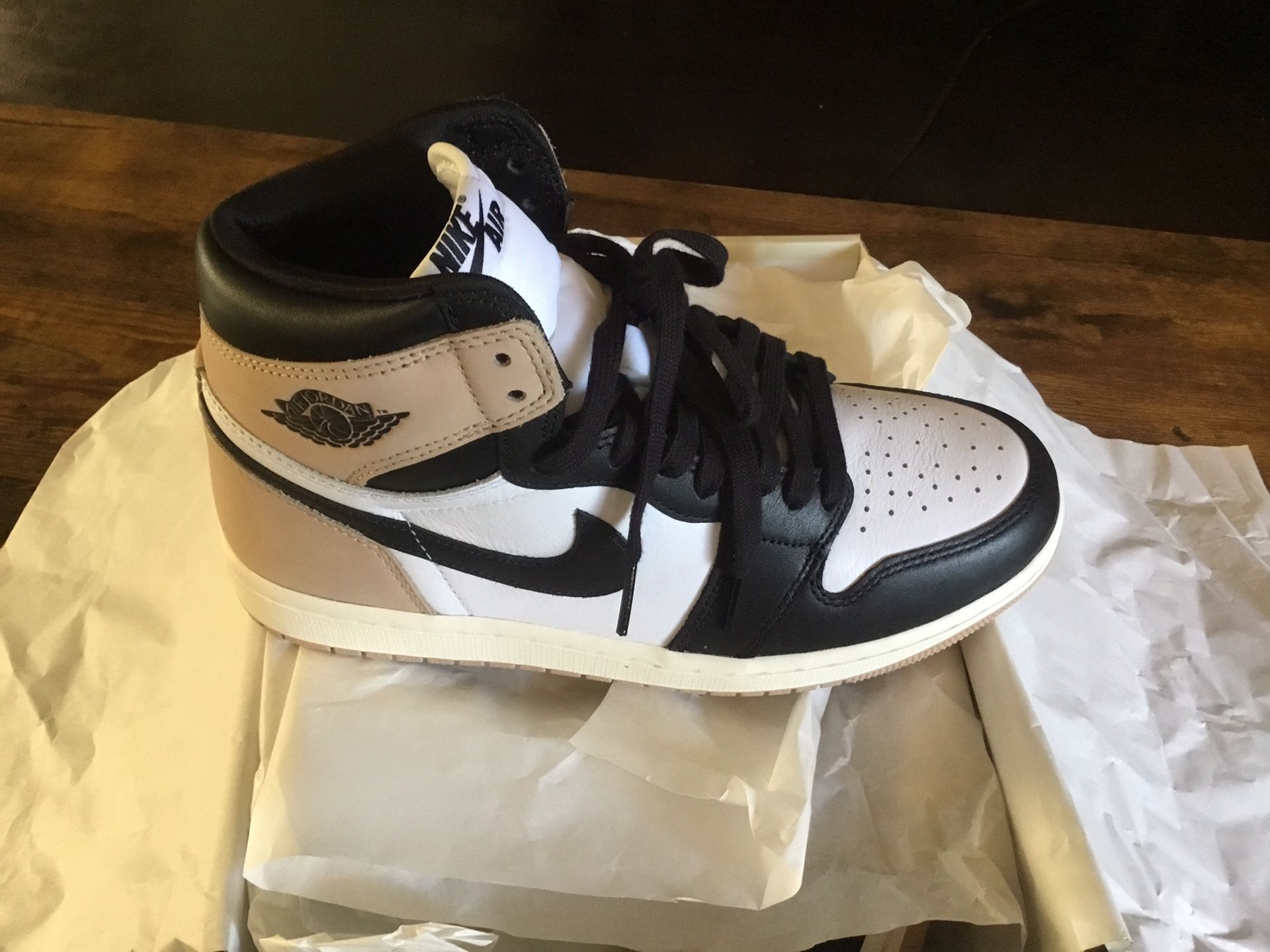New Women’s Air Jordan 1 Retro High OG size 8.5