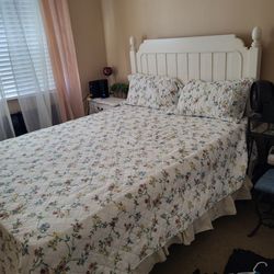 Cama Queen (matrimonial)con colchón nuevo