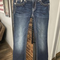 Woman’s jeans size 27