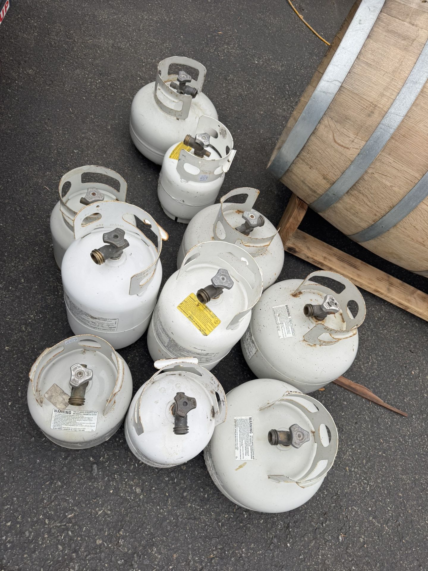 1 And 2 Gallons Full Propane Tanks 