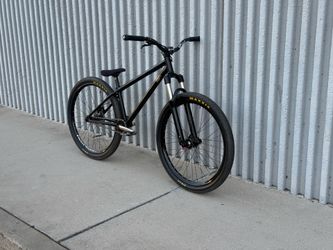 NS Bikes Metropolis Dirt Jump Bike 26” Rockshock Argyle