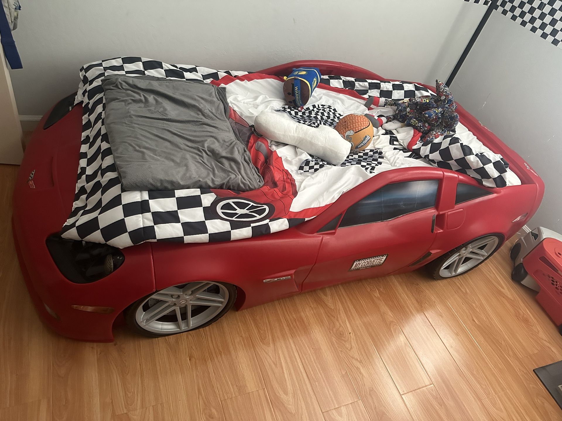 Kids Corvette Bed Great Condition FREE