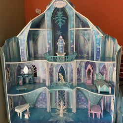 FROZEN Doll House $70