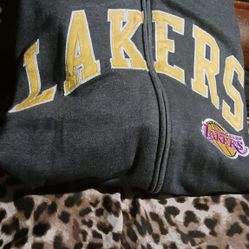 Mens Size 2XL Lakers Hoodie .