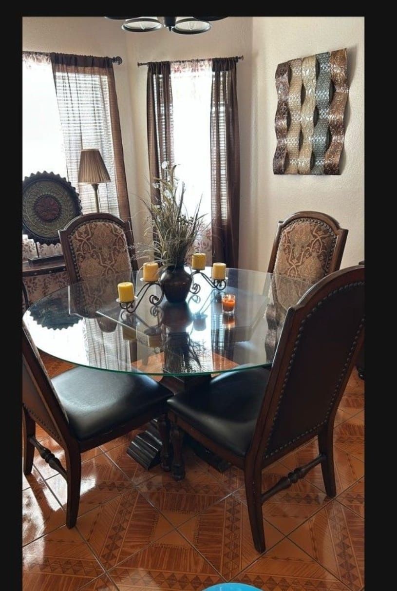 Table / Mesa