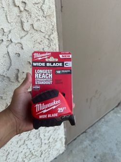 Milwaukee 25 Ft. Magnetic Measuring Tape