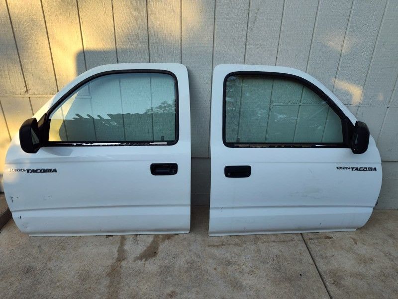 2004 Toyota Tacoma Front Left and Right Doors