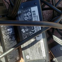 4 USED HP LAPTOP CHARGERS