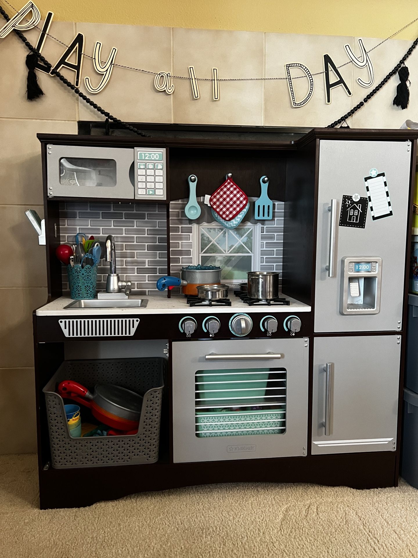 KidKraft Culinary Espresso Play Kitchen