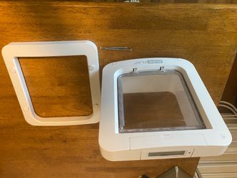 S ureFlap-Sure Petcare Microchip Pet Door (White)