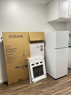 Vissani 10.1 Cu. Ft. Top-Freezer Refrigerator – White