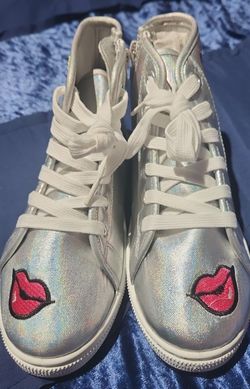 Fab Kids Shoes Sz 2