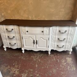 Magnificent Dresser / sideboard 