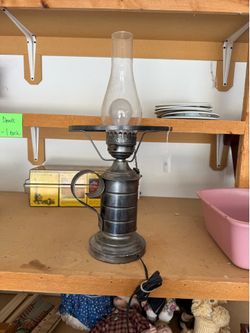 Electric hurricane lamp