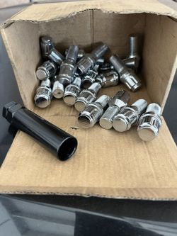BMW CHROME LOCK LUG BOLTS 