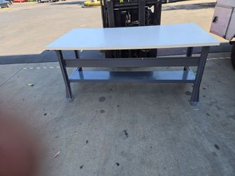ULINE PACKING TABLE