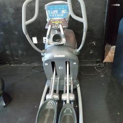 Octane Fitness Pro 4700 Elliptical 

