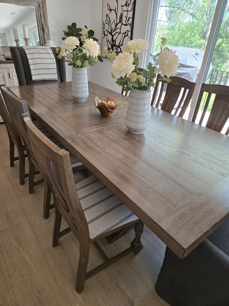 Dining Room Table With 8 Chairs