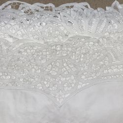 Vintage Table Cloth Plus 12 Napkins