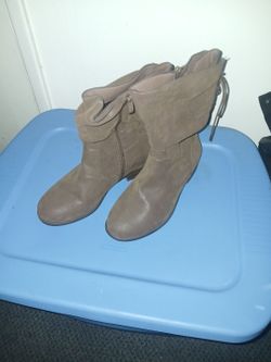 Boots suze 8