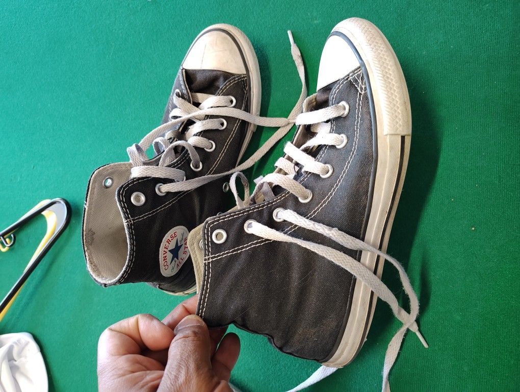 Kids Converse Chucks Shoes Size 3 Youth - $12