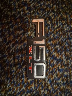 Ford F150 XLT emblem