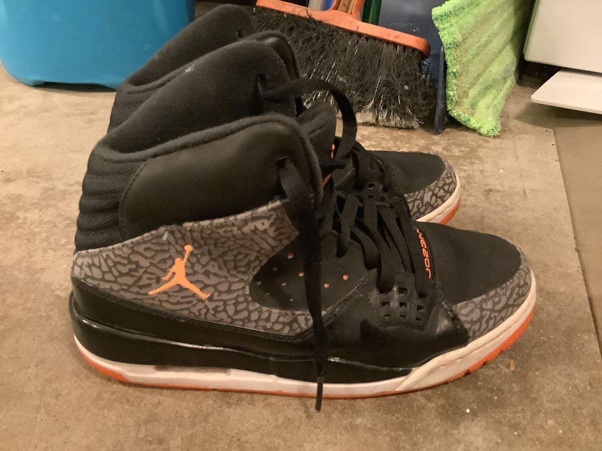 Cool Air Jordan’s Nike Black And Orange Shoes