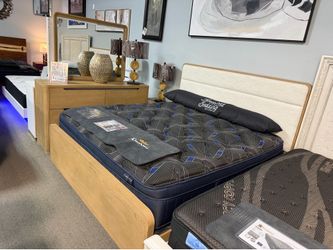 Perfect bed set! 🏡🔥💙 easy financing!
