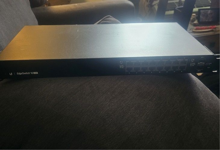 Edge switch 16 150w