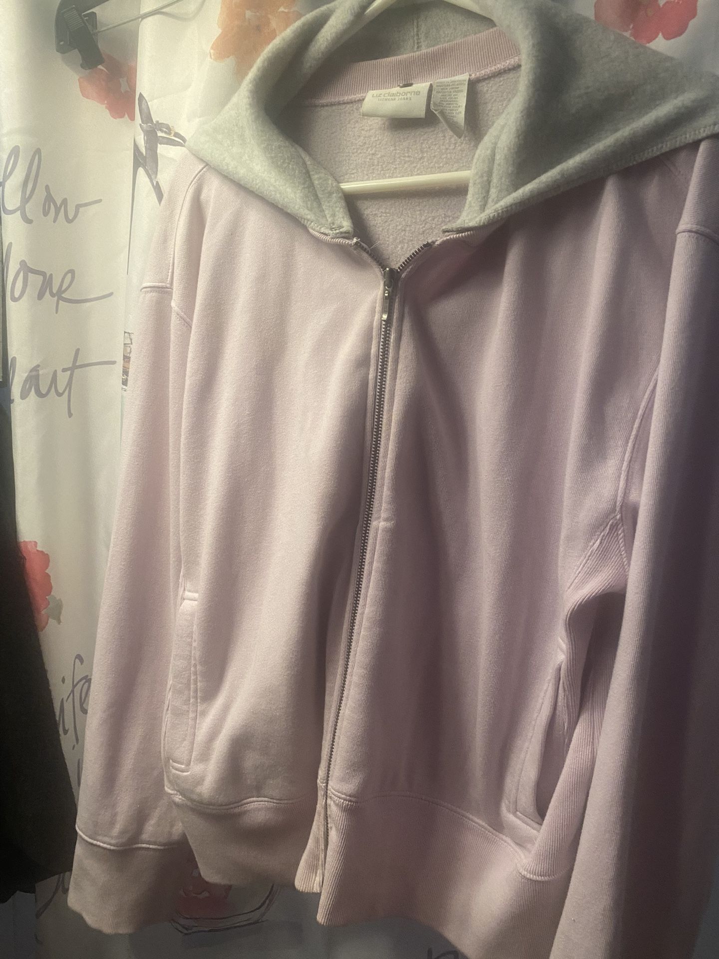 Liz Claiborne Soft Lavender Hoodie XL. Gray Hoodie Can Come Off
