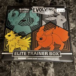 Evolving skies Elite trainer box , pokémon