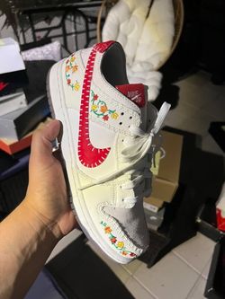 Nike SB Dunk Low Floral Embroidered Sneaker N97