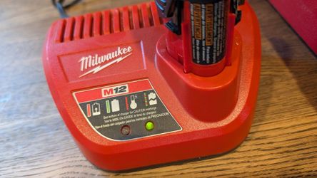 Milwaukee M12 12V Lithium-Ion 2 batteries & original Battery Charger w drill for repair & case please read