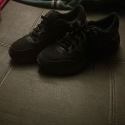 Nike Air Maxs (Size 4.5)