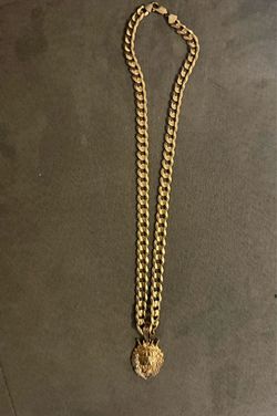 14k gold necklace with pendant