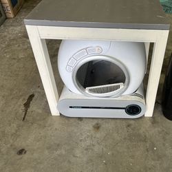 Self-Cleaning Cat Box and Table