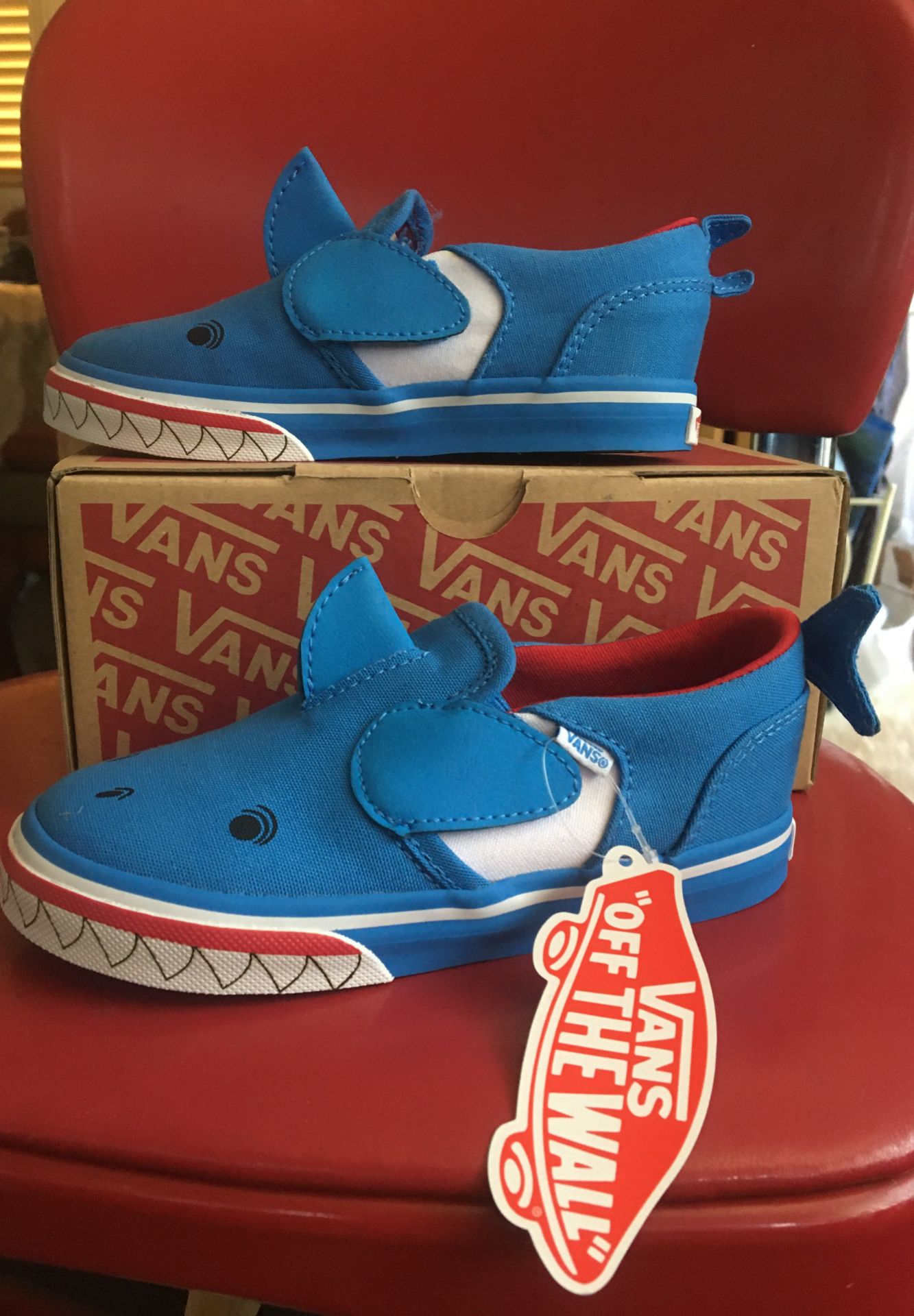 Vans slip on V shark sneakers for kids