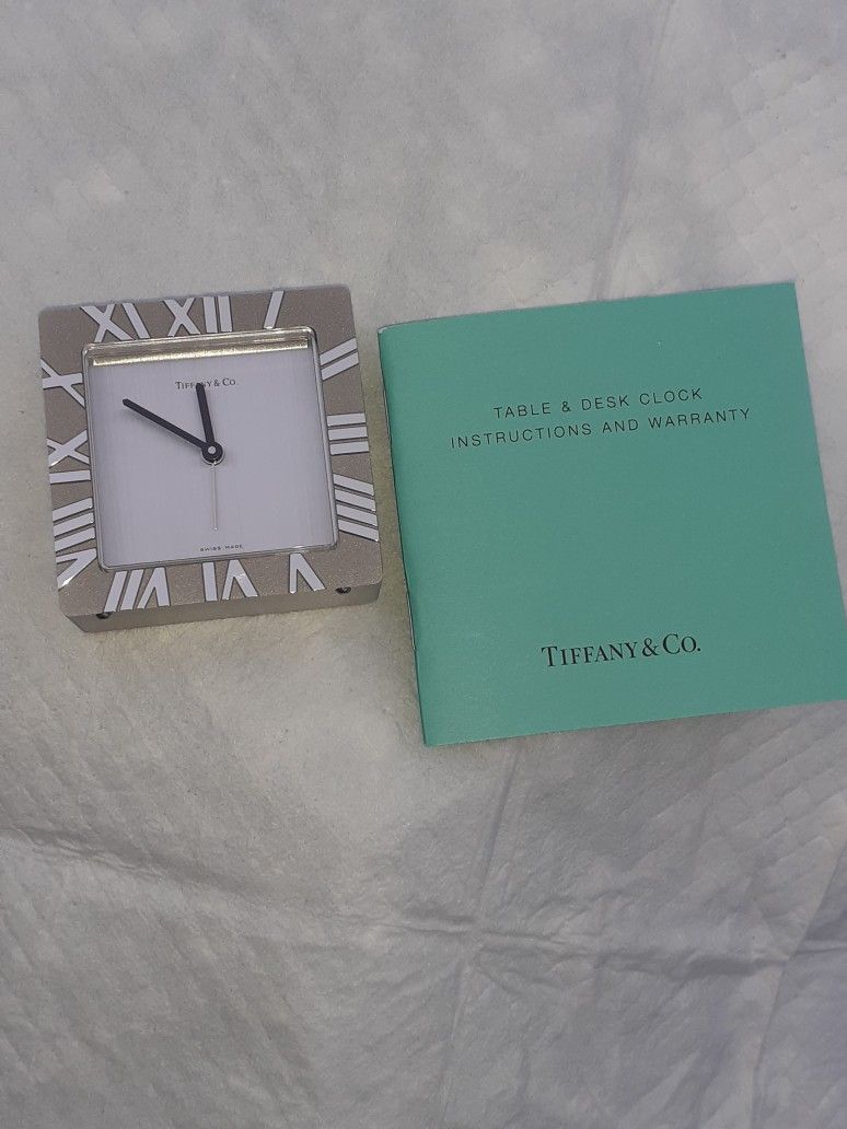 Like New Tiffany Clock With Manual