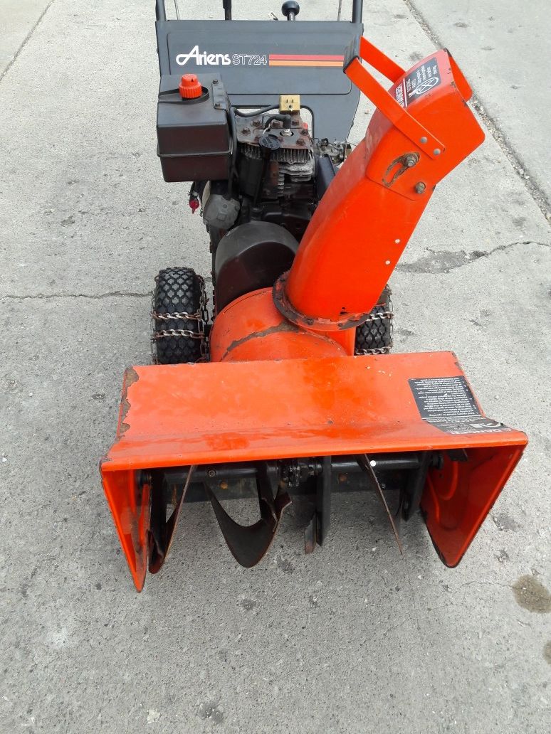 Snow blower Ariens 724 for Sale in Bedford Park, IL OfferUp