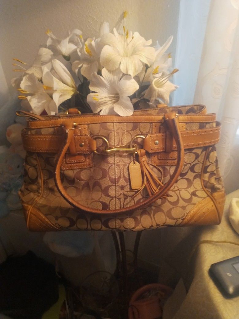 Mint Condition Vintage COACH PURSE ! Moving Must Go!