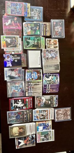 Lot of over 100 MLB baseball cards