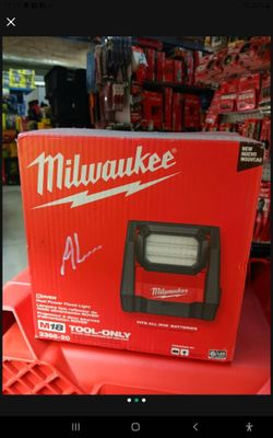 Milwaukee M18 GEN - 2 CORDLESS 4000 LUMENS ROVER LED AC /DC FLOOD LIGHT TOOL-ONLY 