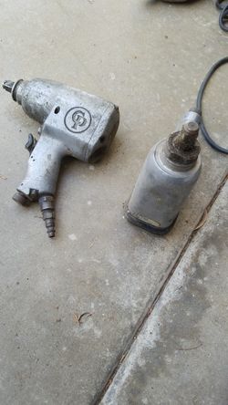 Pneumatic air wrench