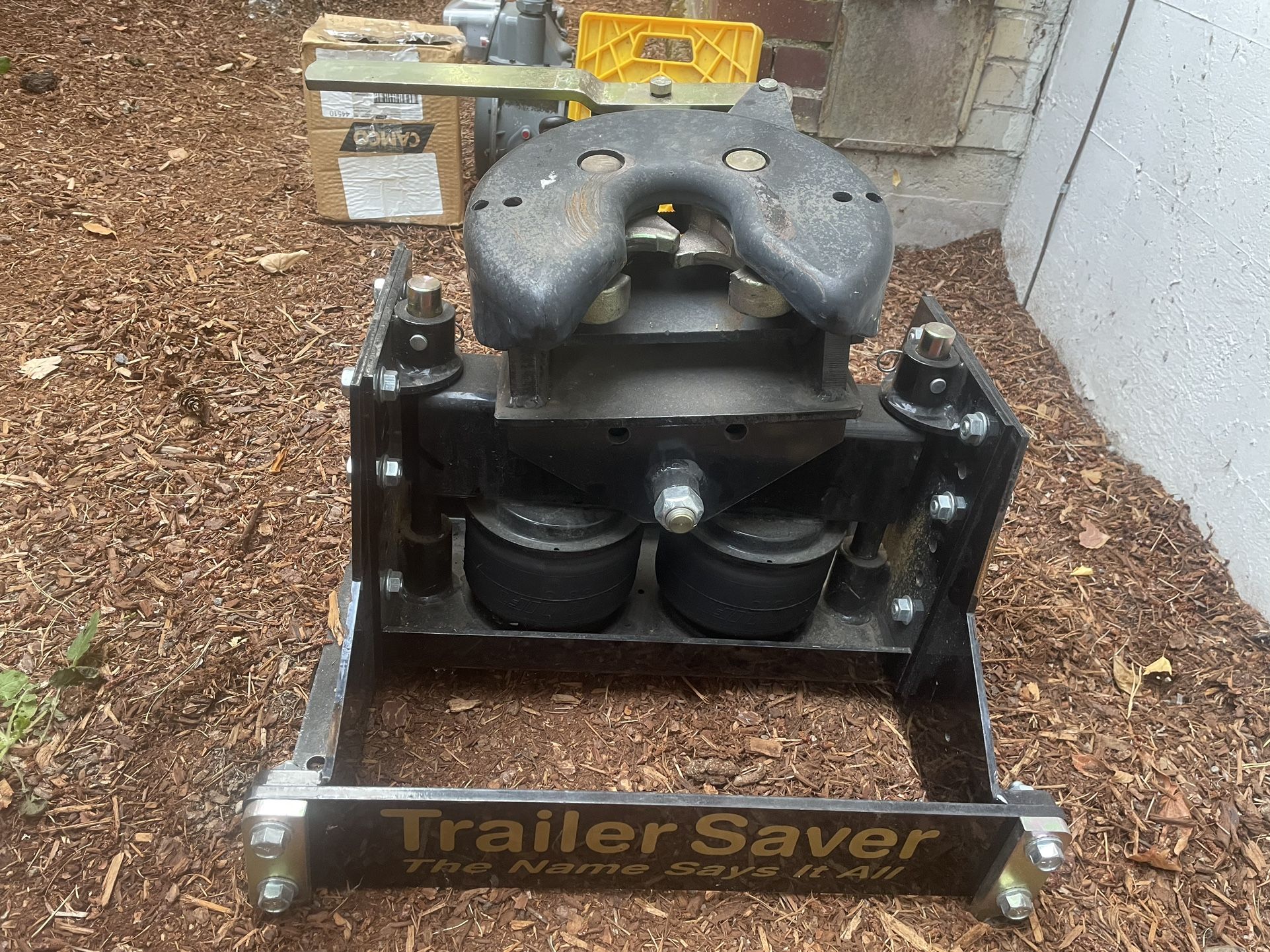 Trailer Saver Air Ride BD3 5th Wheel Hitch for Sale in Portland, OR
