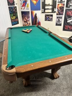 Pool table Sticks and accessories
